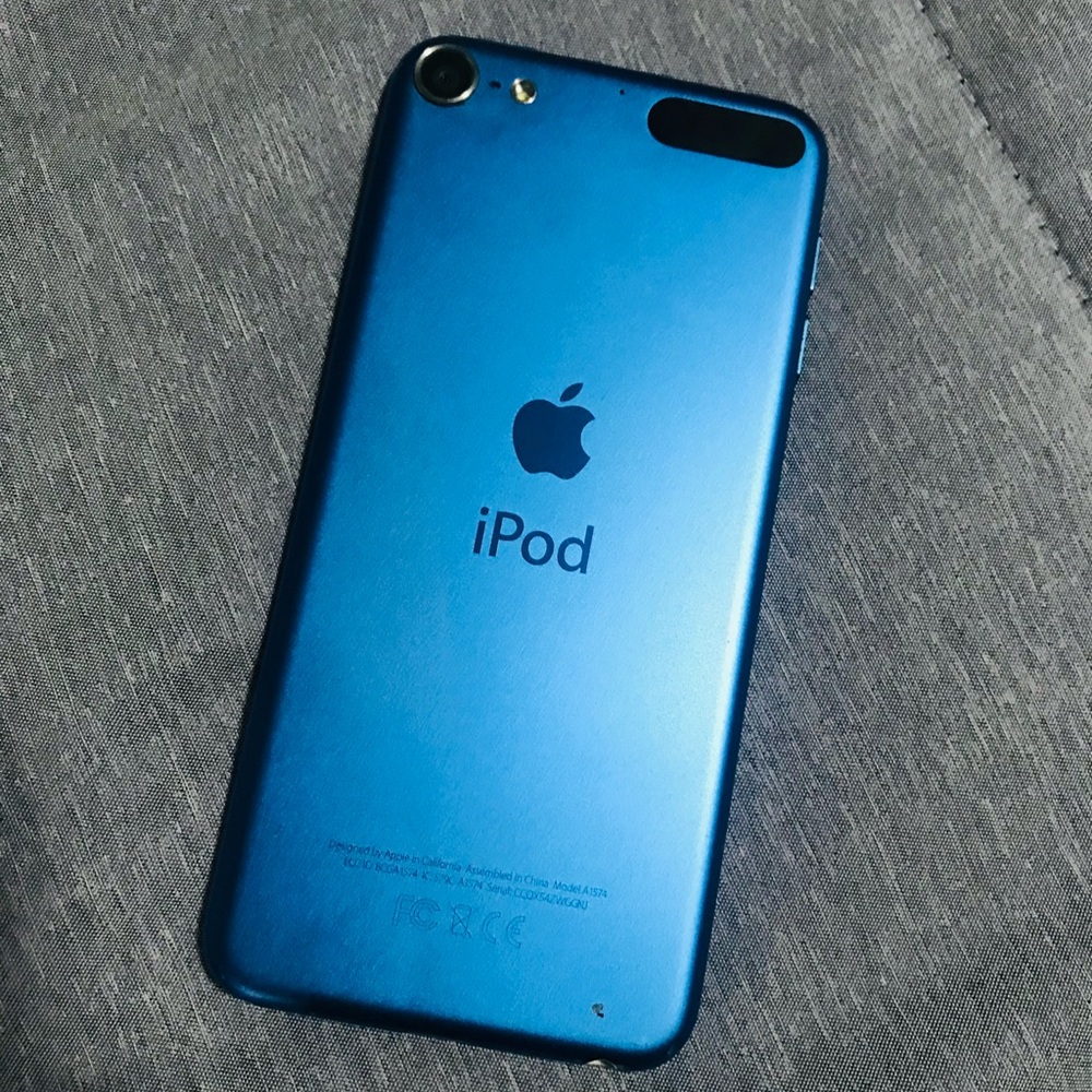 iPod touch 6th generation perfect condition pretty blue